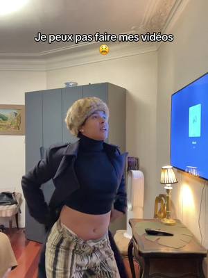 A post by @b_y_alison on TikTok caption: Les mamans congolaises pourquoi faire ça 😫 et je suis de retour 🥰#pourtoi #videoviral #tiktokfrance🇨🇵 #congobrazzaville242🇨🇬🇨🇩 #congobrazzaville242🇨🇬 #comedyvideo 