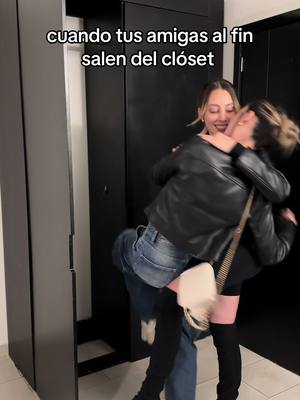 A post by @heydivalenba on TikTok caption: las amo 😂🌈