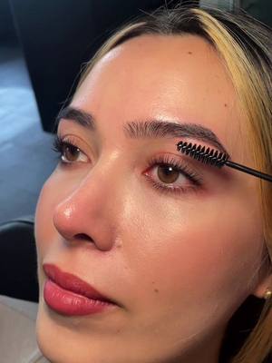 A post by @avybeautyx on TikTok caption: Do my brows and lashes✨ @Busra Kaya 🤎 #lashlifting #lashes #lashgoals #wimpernlifting #fyp #browsonfleek 