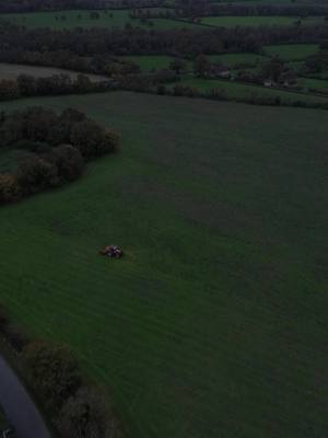 A post by @bapt_agri1875 on TikTok caption: Broyage vu du haut 🤪😍 #fyp #pourtoi #agriculture #tracteur 