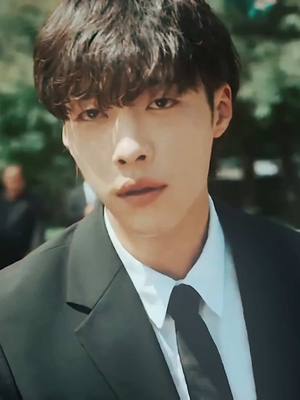 A post by @xtomia on TikTok caption: how can a man be so fine #fyp #netflix #mrplanktonedit #mrplankton #haejo #woodohwan #kdrama #xtomia 