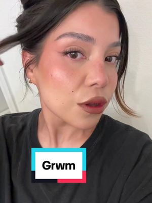 A post by @carolinaolivares_ on TikTok caption: I’m just a girl #fyp #getreadywithme #grwm #makeuptok #weekendvibes #foryoupage #trending 