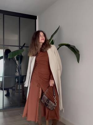 A post by @nitabasm on TikTok caption: 🤎🐿️🍄‍🟫👞💼🥠🐎🍂🐶#SantJordi2024 #OOTD #humor #look 