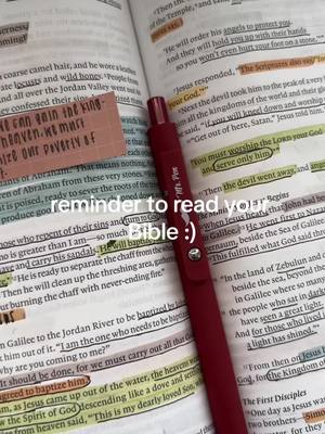 A post by @sydneyjournals on TikTok caption: remember to read your Bibles! Im one book away from completing my Bible in a year readings and this year has been so good. :)  pens & highlighters: @Mr. Pen  bible: NLT Reflections #Jesus #jesusisking #biblejournaling #Bible #biblejournal #biblestudy 