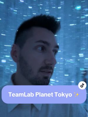 A post by @guichstory on TikTok caption: Moment suspendu 😌 Mon pote à la fin qui réalise qu’il se filme 🤣 #teamlabplanets #tokyo #fyp 