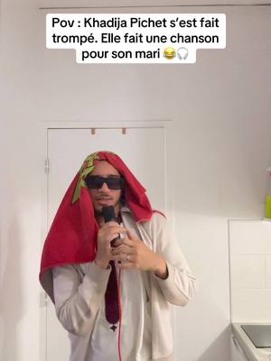 A post by @mstarofficiel on TikTok caption: Khadija Pichet est vraiment folle ! 🎧😂  #pourtoi #pt #viral #remix #khadijapichet #arabe #music #foryourpage #jungeli #humour #mstarofficiel