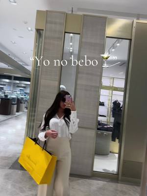 A post by @asofiig on TikTok caption: Solo soy una chica.🫶🏻💖 #girl #fyp #paratiiiiiiiiiiiiiiiiiiiiiiiiiiiiiii #viral #parati 