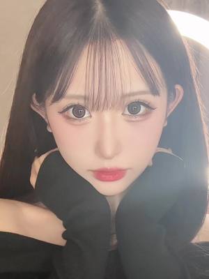 A post by @peachmomo106 on TikTok caption: いきなり肌白くなりすぎなのwwww