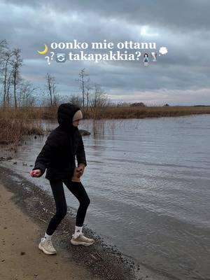 A post by @karlakononen on TikTok caption: mainos @Dove Beauty & Personal Care 🫧 miun mielessä on pyörinyt paljon ajatuksia..💭 välivuodelle jääminen on ollu miun tän vuoden isoin päätös ja siks miusta oli tärkeetä jakkaa nää ajatukset teijän kanssa <3 samalla mie halluun muistuttaa siitä, että myö osattais nauttia arjessa niistä pienistäkin jutuista.🫶🏼 ne pienet jutut voi olla niinkin yksinkertaisia kuin suihkuhetket ja ihanan tuoksuiset suihkusaippuat!🫧🧼 Doven uuet Advanced Care -suihkusaippuat on ollu miun lemppareita, koska ne kosteuttaa ihoa jo suihkussa ja sen jäläkeen iho tuntuu niin pehmoselta (ja muksikkaalta haha)🧸 miun oma leNpituoksu on tuo liila ”jasmiini ja kookos”🪻🥥 vuan kokkeilemalla huomaa eron!!🧖🏻‍♀️ mie toivon, että tän videon kautta työkin uskaltaisitte tehhä päätöksiä teijän ommaa tulevaisuutta ajatellen ilman, että niihin vaikuttaa ulkopuolelta tulevat paineet 📚💪🏼 tää on samalla hyvä muistutus miulle itelle!🤍 ps. enhän mie oo ainut, joka on luullu Doven kyyhky-logoa naiseksi?🙈 #doveadvancedcare #dovepartner #dove 