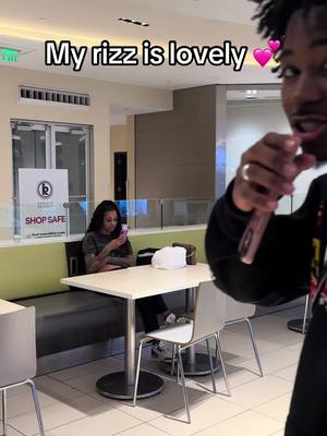 A post by @wayneflexo on TikTok caption: w rizz ? #waynefx #viral #fyp #crush #prank #houston #ex 