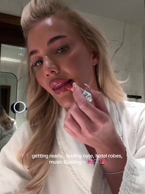 A post by @gracexrosa on TikTok caption: A girls love language 🎀 #fypp #gettingready 