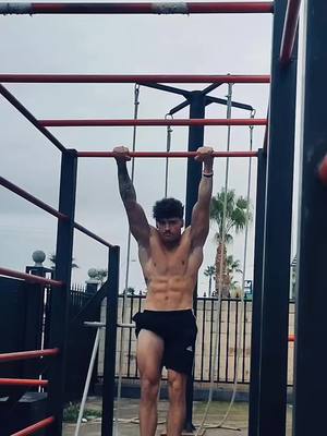 A post by @marcaltarriba on TikTok caption: StreetWorkout #streetworkout #gym 