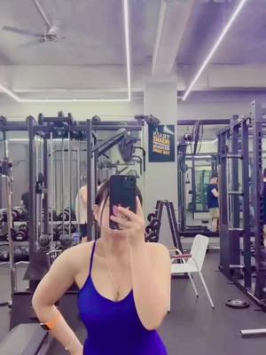 A post by @viiikaa10 on TikTok caption: #gym #ismylife ក្រមុំសម័យមីនី #😆😆 