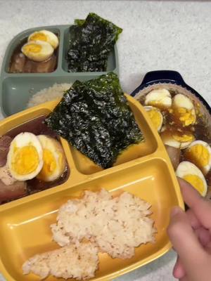 A post by @2rainfamily2 on TikTok caption: มื้อเช้าวันเสาร์ออมม่าทำไข่พะโล้ให้พี่เรนนี่น้องเรนโบว์