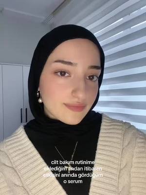 A post by @kadriyyess on TikTok caption: Cildimdeki aydınlığın mucidi🙂‍↔️ @Elòise Skincare Türkiye #ciltbakımı #skincare #pr 