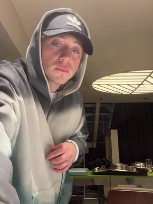A post by @paulolondra on TikTok caption: @Martina Quetglas Boj  Ta tan linda