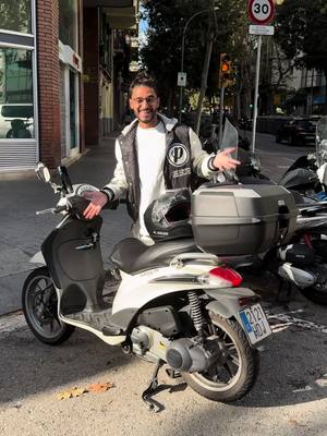 A post by @zakaria_nani on TikTok caption: خدمت ليڤرور في إسبانيا GLOVO🇪🇺🇪🇸🛵