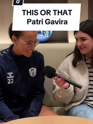 A post by @_martagimenez on TikTok caption: This or that con Patri Gavira de la @UD Tenerife 🇮🇨 #futfem #ligaf #udgtenerife #patrigavira #deportesentiktok 