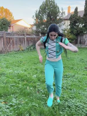 A post by @hanawartooth on TikTok caption: Gittarackur did in fact need those pins #hxh #hunterxhunter #illumi #illumicosplay #illumizoldyck #gittarackur 