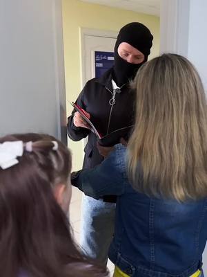 A post by @potrebprav on TikTok caption: #доступноеправо 