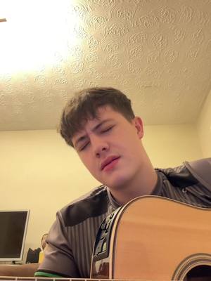 A post by @odhrandiamondmusic on TikTok caption: Im on fire #irish #fyp 