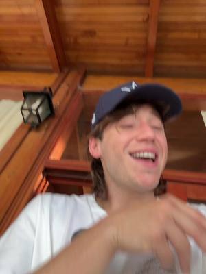 A post by @paulolondra on TikTok caption: PERREITO PA LLORAR ☔️