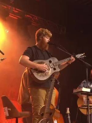 A post by @oliveranthonymusic on TikTok caption: I hadn't played Folsom Prison on stage before, but this guy up front kept asking me, so we finally caved and winged it.  #FYP #oliveranthony #countrymusic #RichMenNorthOfRichmond #folkmusic #tiktokmusic