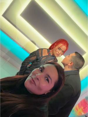 A post by @melabbydiego on TikTok caption: #esecompayaestamuertomasnoleanavisado #chistosos #madametussaudslasvegas #karolg 