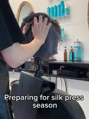 A post by @beapstylist on TikTok caption: Finally, my silk presses are actually silky!!! If anyone has any beginner hot comb recommendations, please share ☺️ @Moroccanoil @designmehair  #moroccanoil #hairstylist #hairstylistsoftiktok #apprentice #hairtok #canadiantiktok #hairtutorial #silkpress #curlyhair #haireducation #moroccanoileducation #hairtransformation #apprenticehairstylist #silkpressseason 