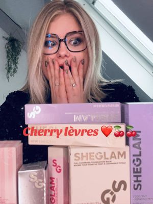 A post by @louna99912 on TikTok caption: @SHEGLAM CHERRY LÈVRES 🍒🍒❤️❤️💋@fanny.scg le rendu n’est pas aussi beau que sur toi 🥲