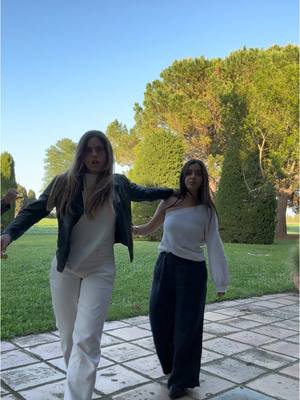 A post by @andreafernandezm on TikTok caption: #foryoupage #friends las mejores @losgats 