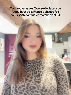 A post by @eliseelvq on TikTok caption: 💙🤍 #om #olympiquedemarseille #marseille #velodrome #stadevelodrome 