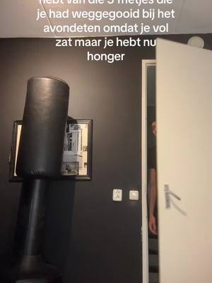 A post by @zakaboula on TikTok caption: Dit gevoel maakt je kapot van binnen😔 #herkenbaar #foryou #voorjou #fyp 