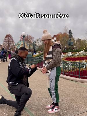 A post by @les_parodie_bros on TikTok caption: Vous le savez je suis marié avec @By Meli - Souplesse & Danse 💍❤️ et voici comment j’ai fais ma demande 😉