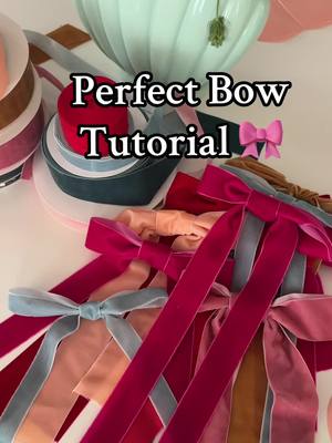 A post by @samswhurld on TikTok caption: Easiest bow hack i just learned 🎀🎀 #holidaytiktok #holidays