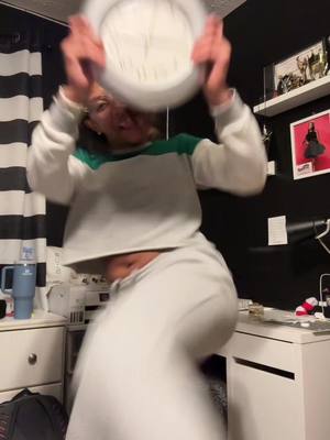 A post by @daniidior on TikTok caption: GUESS WHAT TIME IT IS?! Its officially big back o’clock 🤭 🕰️happy thanksgiving yall🙏🏽🧡🦃🫶🏽 #fyp #shamar #clockthattea #thanksgiving 
