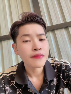 A post by @lyno2024 on TikTok caption: ស្មោះពេកត្រង់ពេក🙂🥹#viral #fyp #ស្រីស្រលាញ់ស្រី🏳️‍🌈 