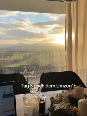 A post by @sofieloreen on TikTok caption: es liegen überall noch Ikea Pakete rum aber das größte ist geschafft 🥲🙊 #umzug #traumwohnung #newhome 