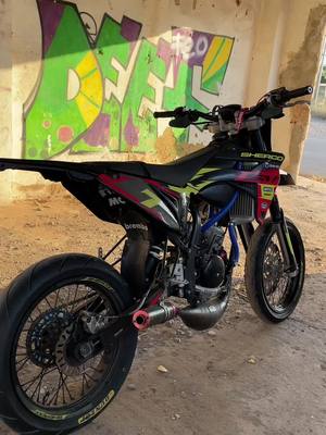 A post by @shercobyluis on TikTok caption: ¿Cual Es Vuestro Cohete🚀? #parati #viral #bikelife #sherco #scootfast #trucaje #sherco50cc #50cc #motoscoot #españa🇪🇸 #foryoupage #90cc #moto #verano #motos 