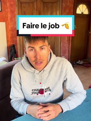 A post by @leo.bartoletti_ on TikTok caption: Qu’est-ce que c’est le job en cyclisme ? 🤨 Fini la coupure, bonjour la reprise 🫡 2025 se prépare physiquement et mentalement dès maintenant ! Et pour ça l’alimentation joue un rôle clé 🙃 Si le livre t’intéresse tu peux  contacter @Louise Desclée 📚#job #alimentation #hydratation #récupération #sportif #endurance #préparation #fairelejob 