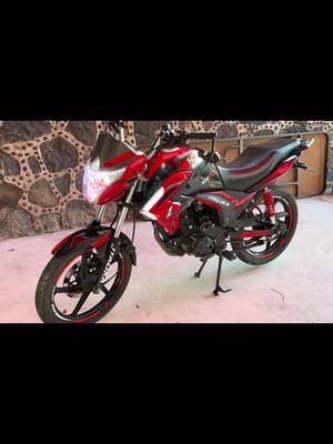 A post by @jsanz01 on TikTok caption: Chuletitaaaa#moto#125zr #italika 