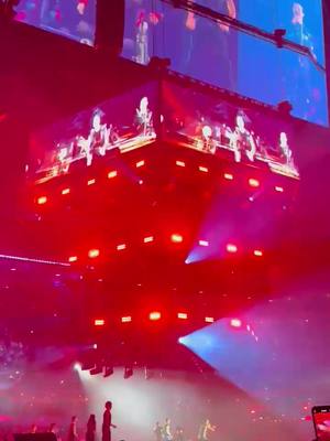 A post by @luisgemendez on TikTok caption: Un pinche sueño. Gracias a las 22,000 personas que anoche nos regalaron un final mágico para nuestra película. Gracias @90’s Pop Tour.  #Technoboys