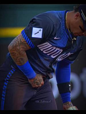 A post by @mlb_editsxx1 on TikTok caption: El Arte de Jugar Shortstop 🪄🎩🔥 #javierbaez #MLB #mlb_editsxx1 #grandesligas 