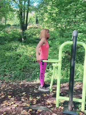 A post by @patriciaeloundou0 on TikTok caption: Sport en plein air 🏃‍♀️🤸‍♂️🧎‍♀️ #sport #foryoupageofficial #pourtoii 