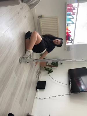 A post by @theofficialsg on TikTok caption: working on my christmas pole dance routine, starts a little slow but we get into it. #poleroutine #danceroutine #poledancing #beginnerpoledancing #fyp #fyf #foryoupage 