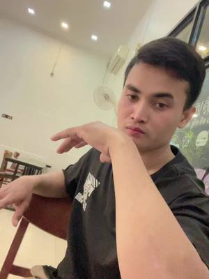 A post by @123345roth on TikTok caption: #កំពូលអ្នកថត😐💨 