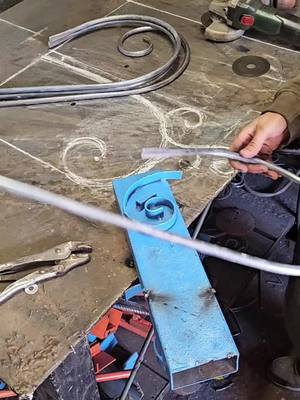 A post by @tallerdeherreriapavon on TikTok caption: risos con estructural de 1/2 #DIY #parati #tipsandtricks #fyp #welder #foryou 