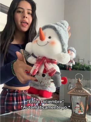 A post by @taniagtz19 on TikTok caption: Santa Claus llego!! @Xavi Oficial🌀 #MusicaNavideña 