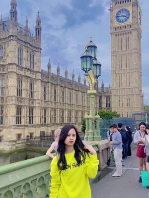 A post by @restiparker on TikTok caption: Orang Cilcap di Inggris, senggol dong #london #fyp #uk 