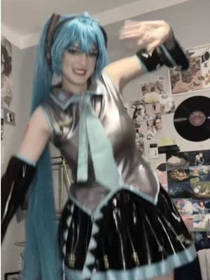 A post by @b0redbun.c0s._ on TikTok caption: Dancing miku 💃🏻💃🏻 #cosplay #miku #hatsunemiku #hatsunemikucosplay #fyp  Go follow those beans: @»† ᴊᴀʏᴅᴇɴ †« @Suga aka Shu-ga @₭łⱤ₳Ӿ @Nana ['51%.] @-ˋˏ ༻✿ 𝛥𝜌𝑟𝜄𝑙 ✩‧₊˚ 🫧  Backup acc: @Jaz♡☆ 